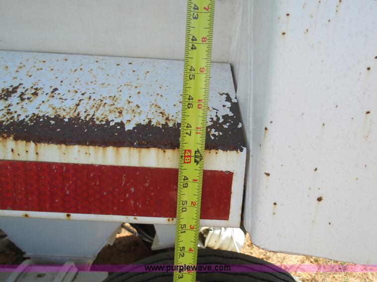 image for item B4693 1994 Clement LW3228 32ft dual tandem axle end dump trailer