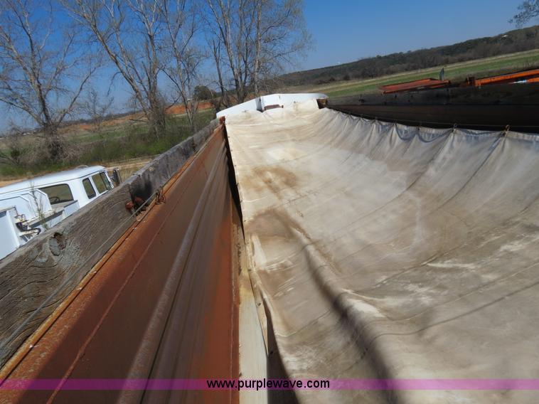 image for item B4693 1994 Clement LW3228 32ft dual tandem axle end dump trailer