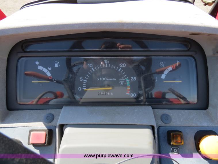 image for item B4699 Massey-Ferguson 1552 MFWD tractor