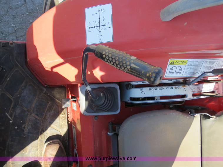 image for item B4699 Massey-Ferguson 1552 MFWD tractor