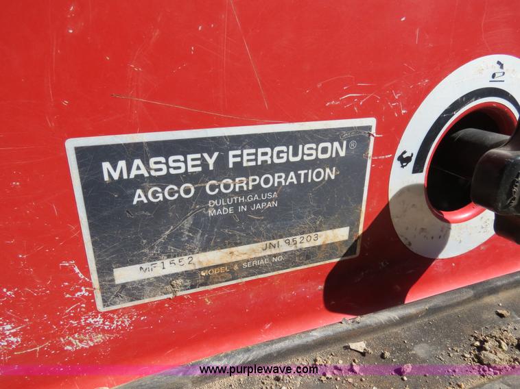 image for item B4699 Massey-Ferguson 1552 MFWD tractor
