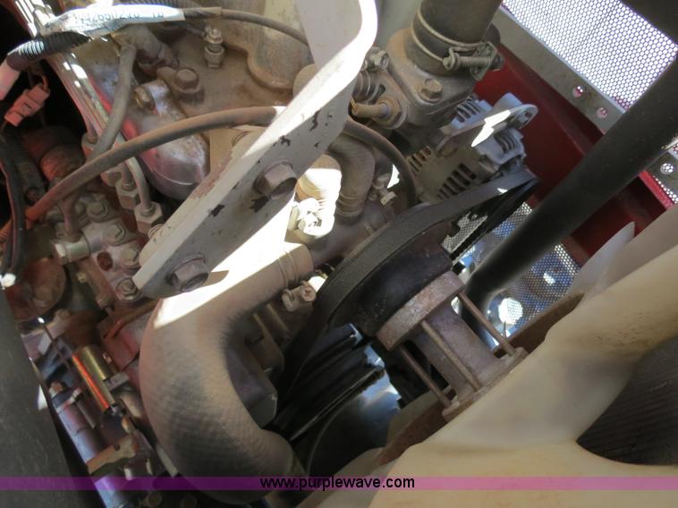 image for item B4699 Massey-Ferguson 1552 MFWD tractor