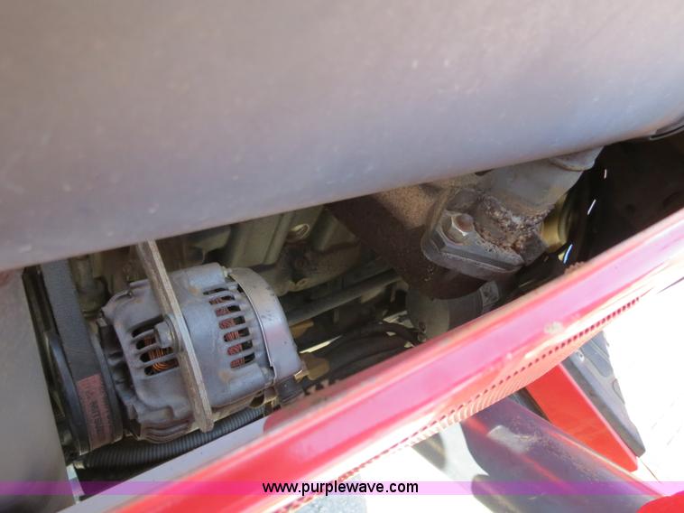 image for item B4699 Massey-Ferguson 1552 MFWD tractor