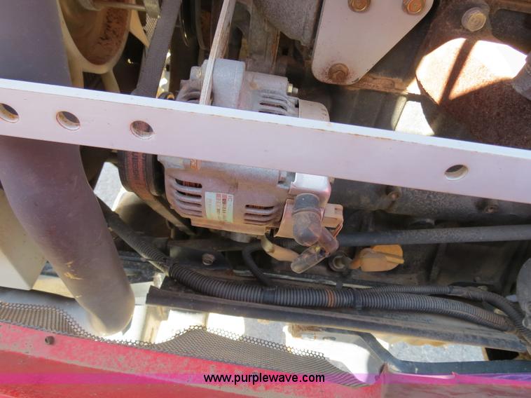 image for item B4699 Massey-Ferguson 1552 MFWD tractor