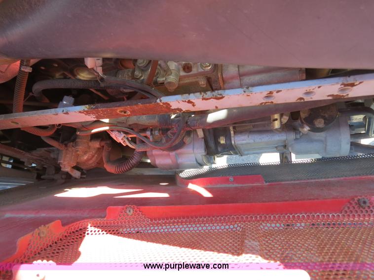 image for item B4699 Massey-Ferguson 1552 MFWD tractor