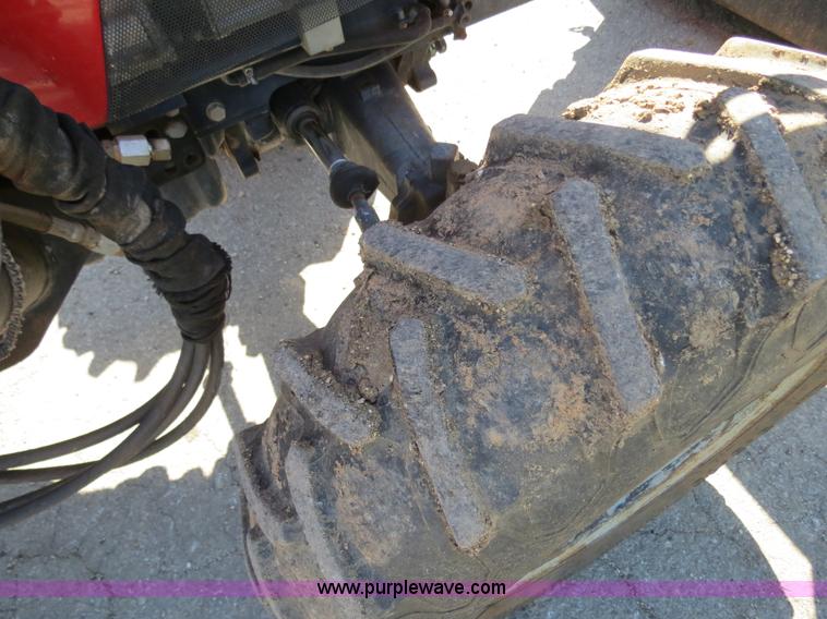 image for item B4699 Massey-Ferguson 1552 MFWD tractor