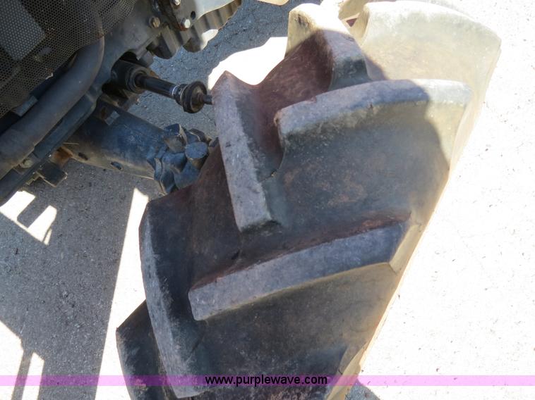 image for item B4699 Massey-Ferguson 1552 MFWD tractor