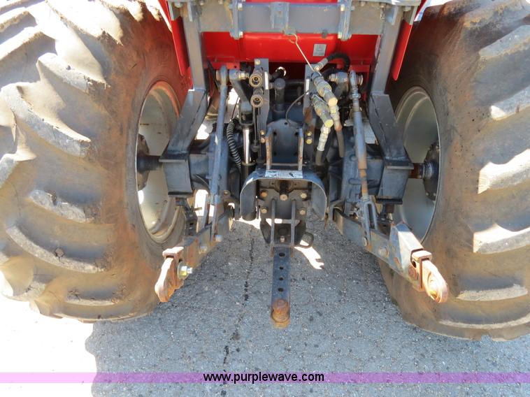 image for item B4699 Massey-Ferguson 1552 MFWD tractor