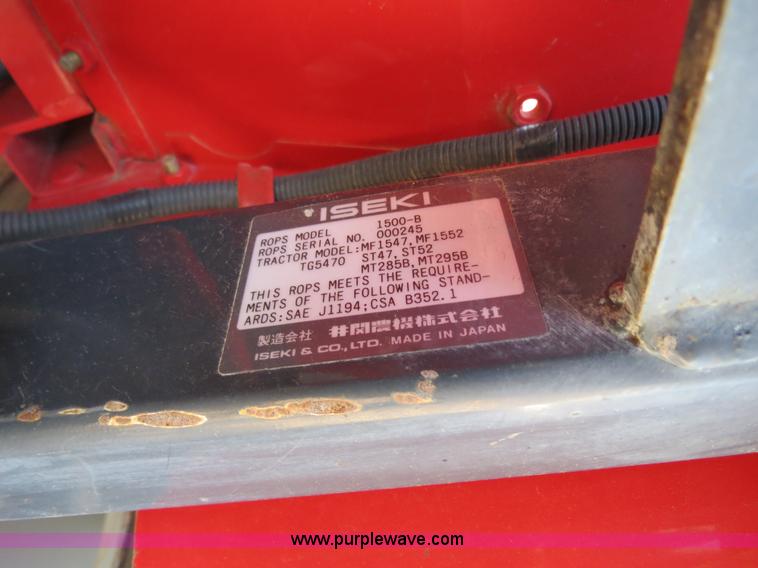 image for item B4699 Massey-Ferguson 1552 MFWD tractor