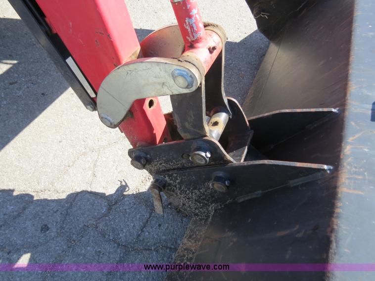 image for item B4699 Massey-Ferguson 1552 MFWD tractor