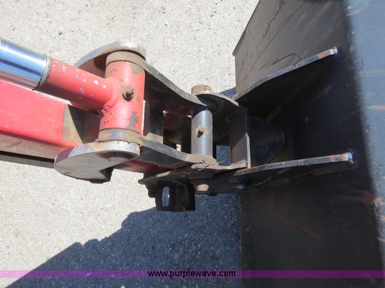 image for item B4699 Massey-Ferguson 1552 MFWD tractor