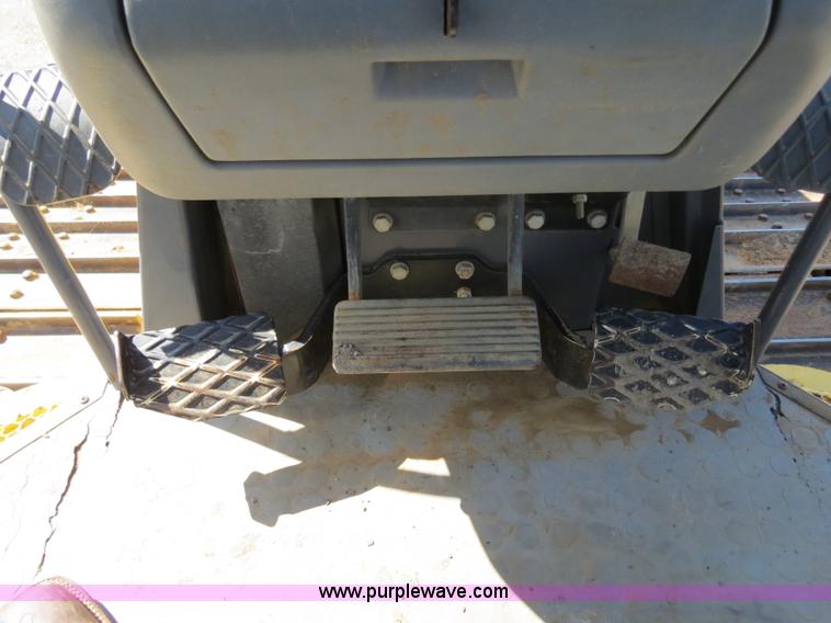 image for item B4700 2001 New Holland DC150 Series LGP dozer