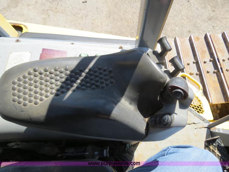 image for item B4700 2001 New Holland DC150 Series LGP dozer