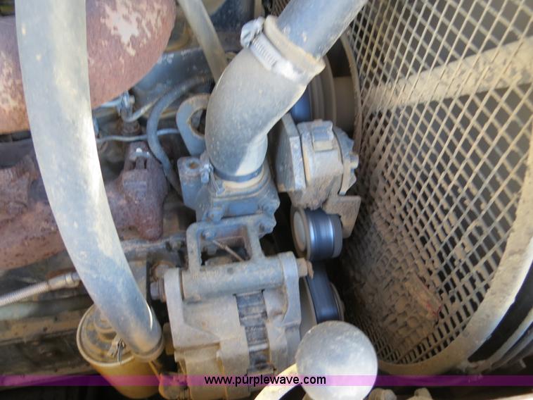 image for item B4700 2001 New Holland DC150 Series LGP dozer