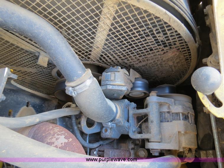 image for item B4700 2001 New Holland DC150 Series LGP dozer