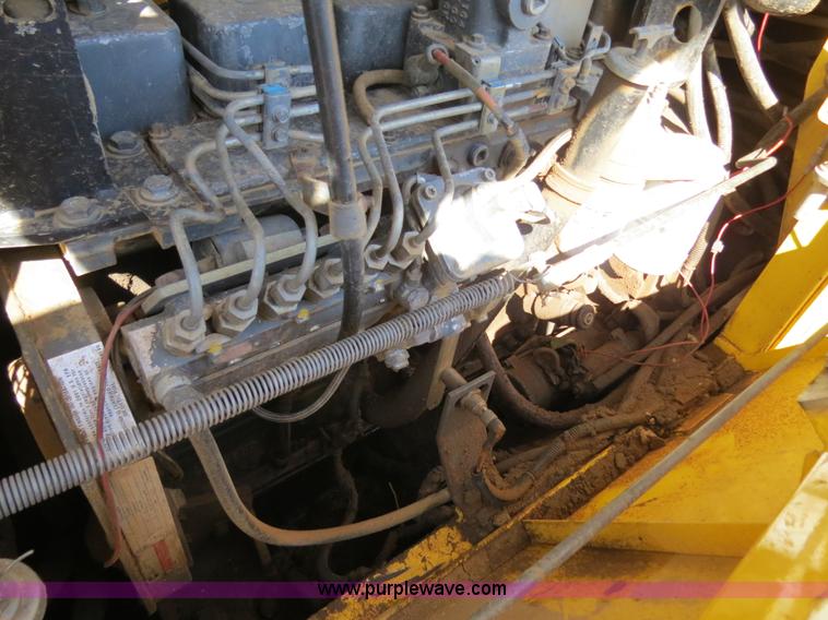 image for item B4700 2001 New Holland DC150 Series LGP dozer