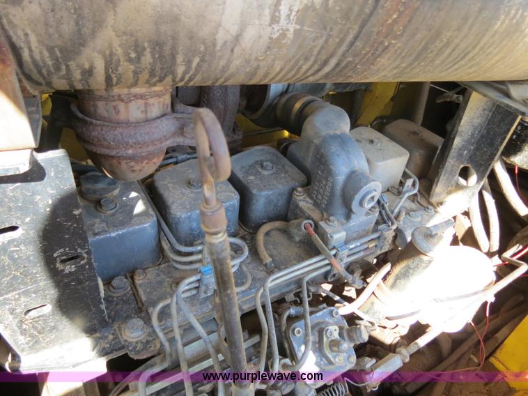 image for item B4700 2001 New Holland DC150 Series LGP dozer