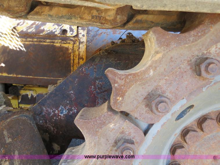 image for item B4700 2001 New Holland DC150 Series LGP dozer