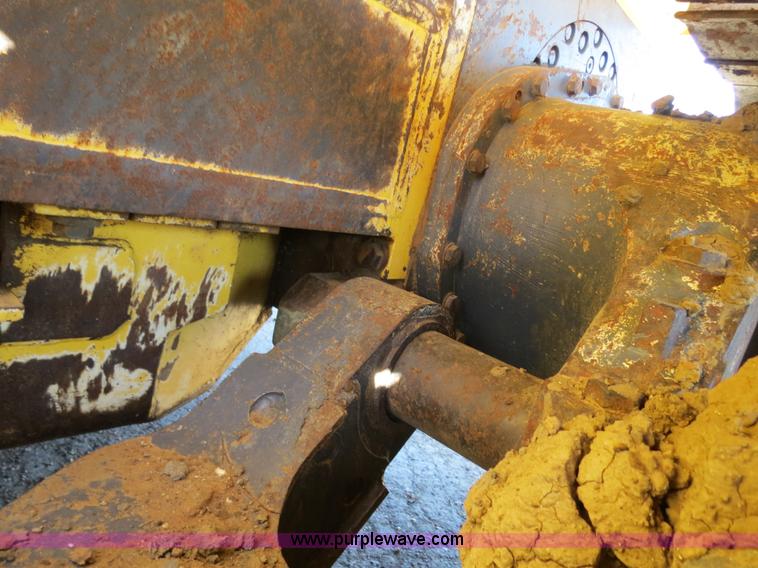 image for item B4700 2001 New Holland DC150 Series LGP dozer