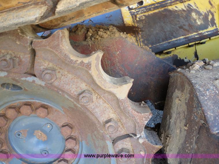 image for item B4700 2001 New Holland DC150 Series LGP dozer