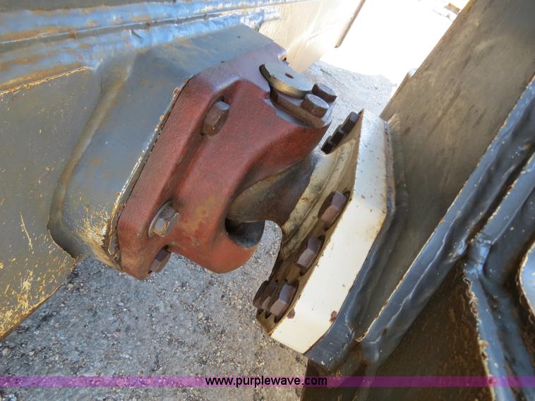 image for item B4700 2001 New Holland DC150 Series LGP dozer