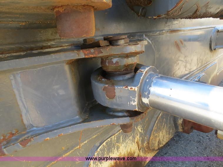 image for item B4700 2001 New Holland DC150 Series LGP dozer