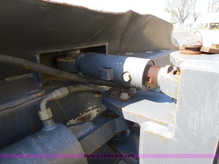 image for item B4700 2001 New Holland DC150 Series LGP dozer