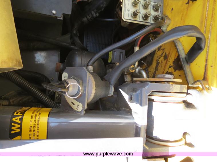 image for item B4700 2001 New Holland DC150 Series LGP dozer