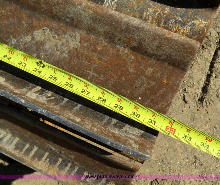 image for item B4700 2001 New Holland DC150 Series LGP dozer