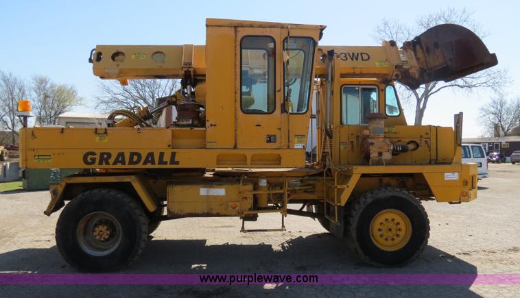 image for item B4701 Gradall G3WD rubber tire excavator