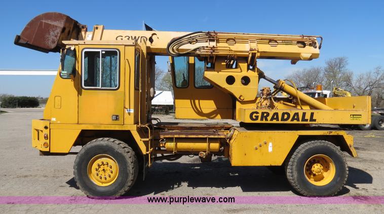 image for item B4701 Gradall G3WD rubber tire excavator