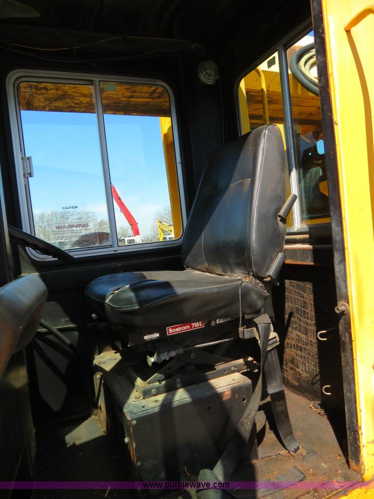 image for item B4701 Gradall G3WD rubber tire excavator