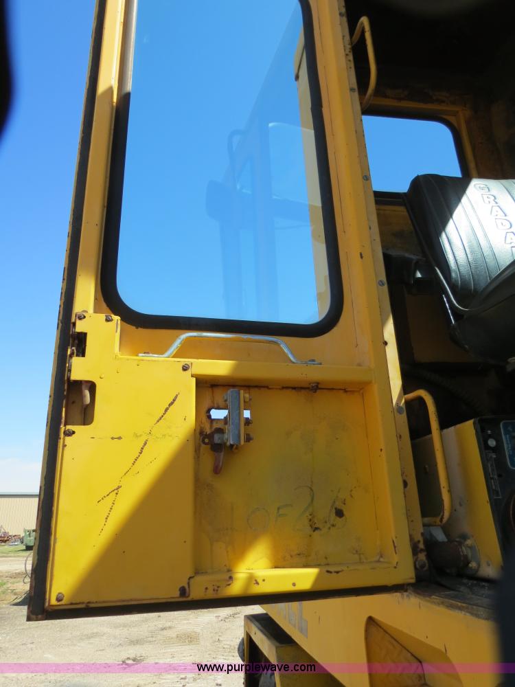 image for item B4701 Gradall G3WD rubber tire excavator