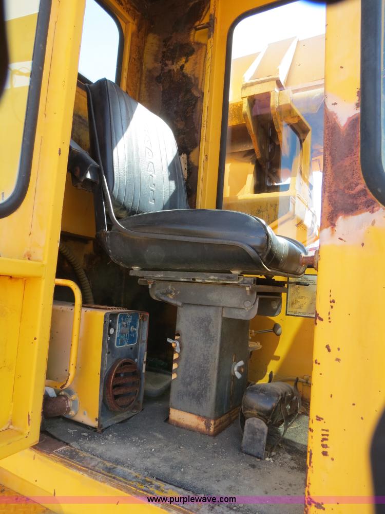 image for item B4701 Gradall G3WD rubber tire excavator