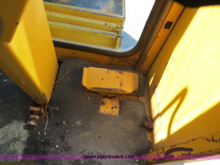 image for item B4701 Gradall G3WD rubber tire excavator