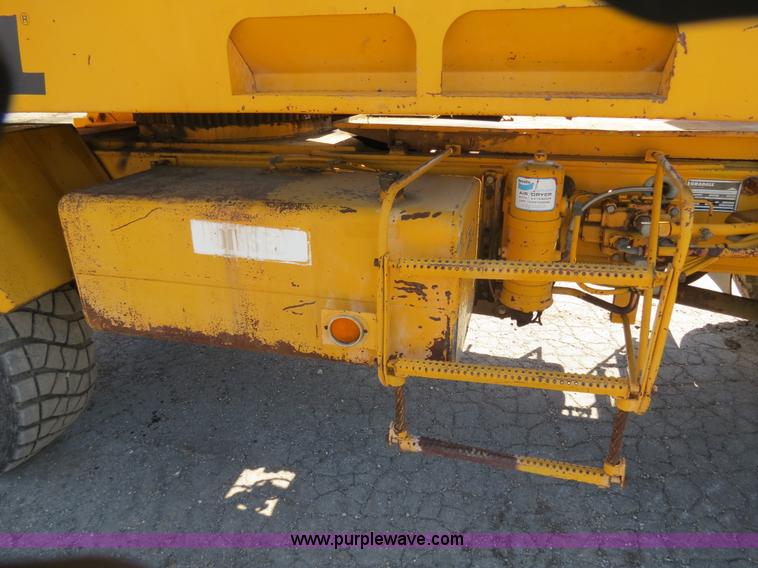 image for item B4701 Gradall G3WD rubber tire excavator