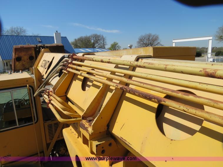 image for item B4701 Gradall G3WD rubber tire excavator