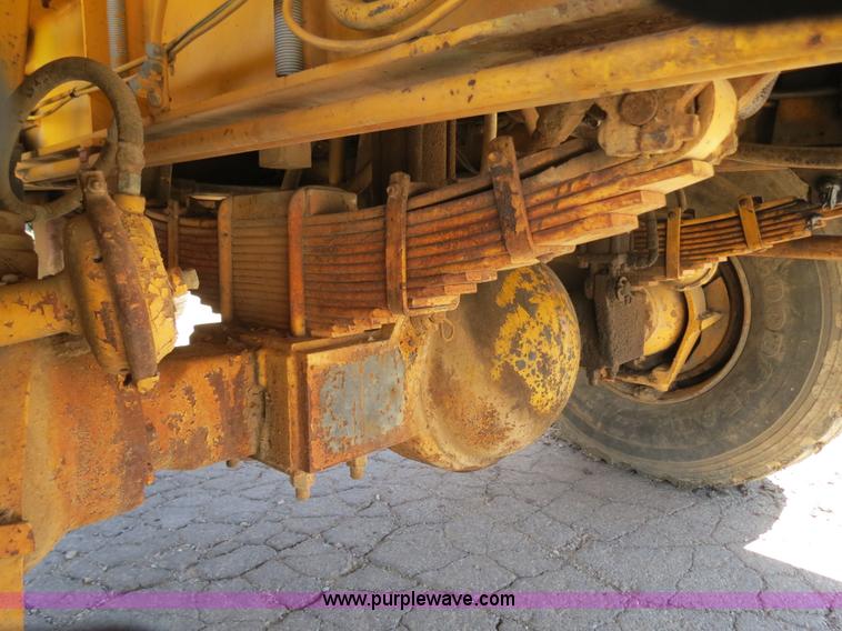 image for item B4701 Gradall G3WD rubber tire excavator