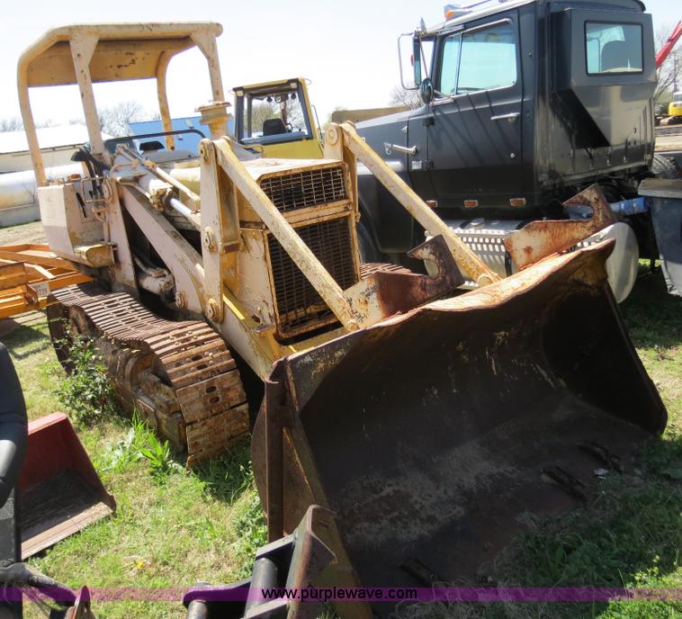 image for item B4702 Massey-Ferguson 300 track loader