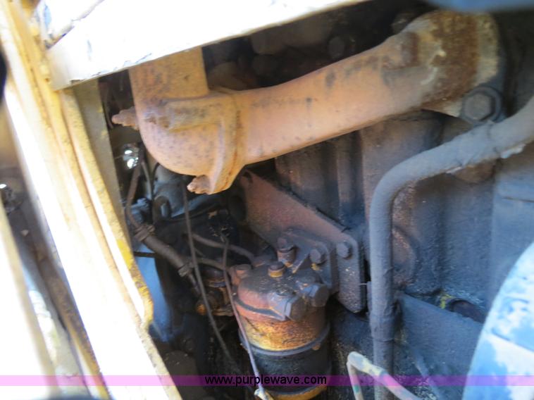 image for item B4702 Massey-Ferguson 300 track loader