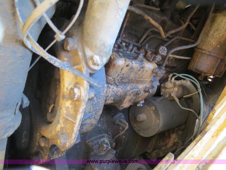 image for item B4702 Massey-Ferguson 300 track loader