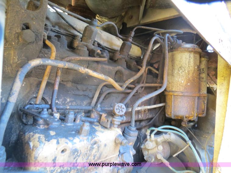 image for item B4702 Massey-Ferguson 300 track loader