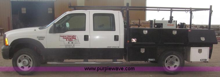 image for item B5424 2006 Ford F350 XL Super Duty CrewCab flatbed service truck