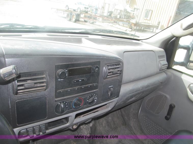 image for item B5424 2006 Ford F350 XL Super Duty CrewCab flatbed service truck