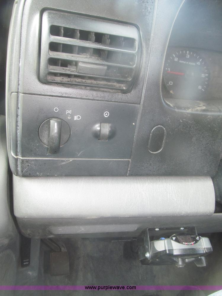 image for item B5424 2006 Ford F350 XL Super Duty CrewCab flatbed service truck