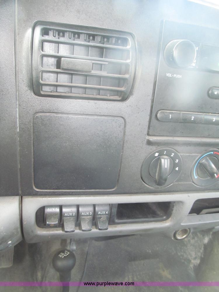 image for item B5424 2006 Ford F350 XL Super Duty CrewCab flatbed service truck