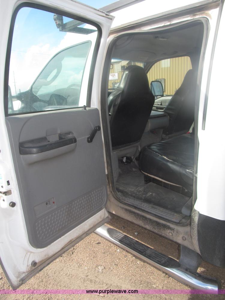 image for item B5424 2006 Ford F350 XL Super Duty CrewCab flatbed service truck