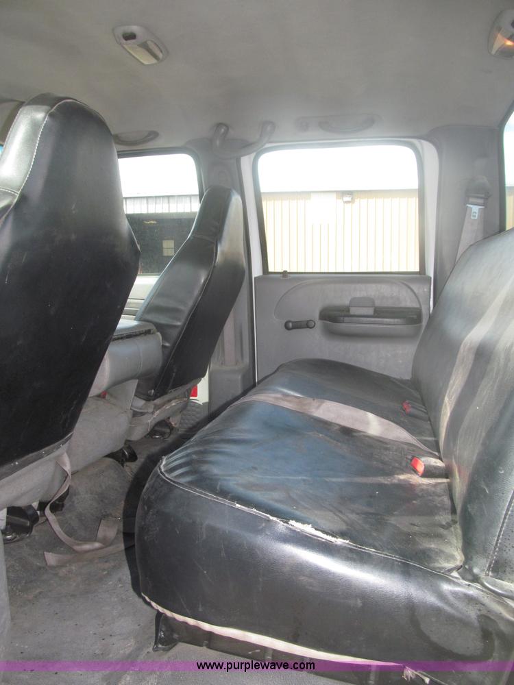 image for item B5424 2006 Ford F350 XL Super Duty CrewCab flatbed service truck