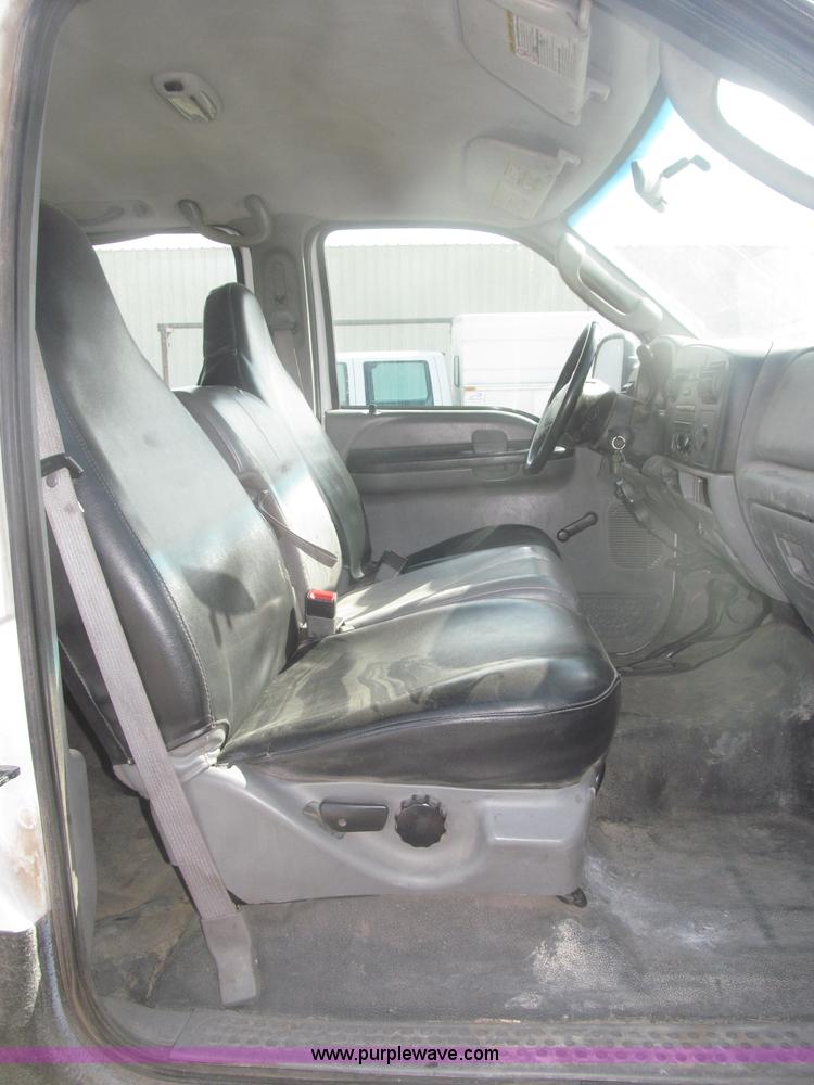 image for item B5424 2006 Ford F350 XL Super Duty CrewCab flatbed service truck