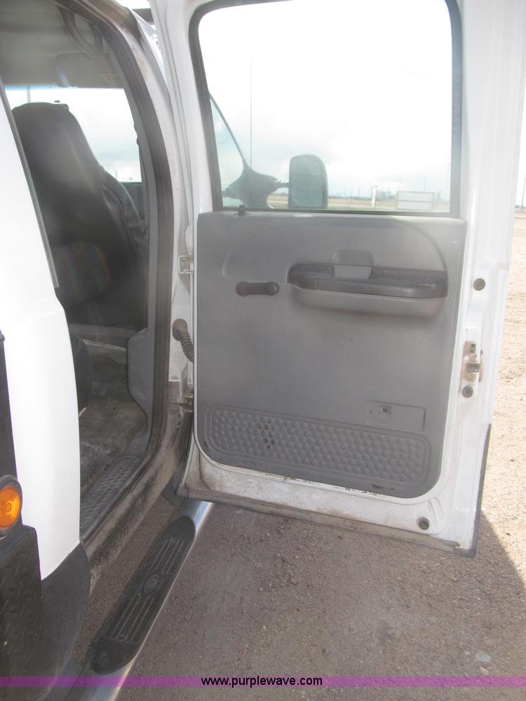 image for item B5424 2006 Ford F350 XL Super Duty CrewCab flatbed service truck